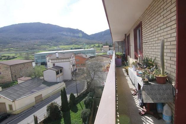 Foto 2 de Venta de piso en Olazti/Olazagutía de 3 habitaciones con balcón y calefacción