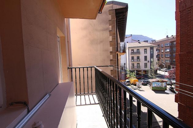 Foto 1 de Pis en venda a Altsasu/Alsasua de 2 habitacions amb balcó i calefacció