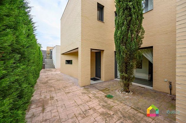 Foto 2 de Casa en venda a Olías del Rey de 4 habitacions amb terrassa i piscina