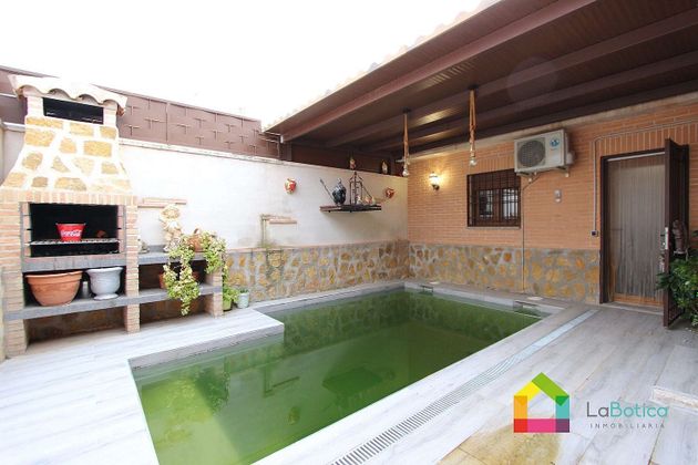 Foto 1 de Casa en venda a Sonseca de 3 habitacions amb piscina i garatge