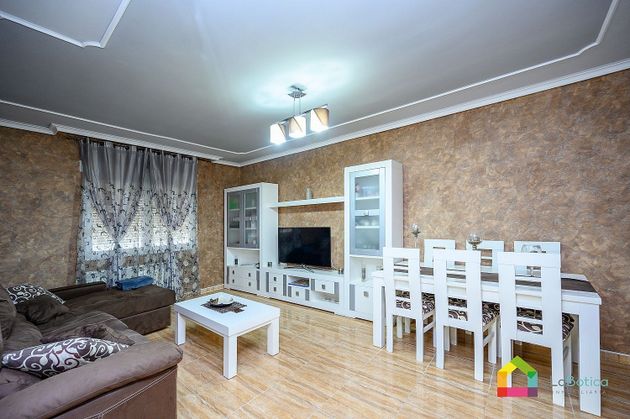 Foto 2 de Casa adossada en venda a Polán de 4 habitacions amb garatge i aire acondicionat