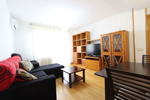 Foto 1 de Pis en lloguer a Azucaica - Santa María de Benquerencia de 3 habitacions amb terrassa i mobles