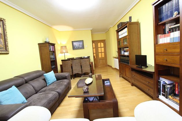 Foto 2 de Pis en lloguer a Santa Bárbara de 3 habitacions amb terrassa i mobles