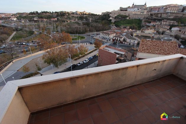 Foto 2 de Venta de ático en Antequeruela y Covachuelas de 2 habitaciones con terraza y garaje