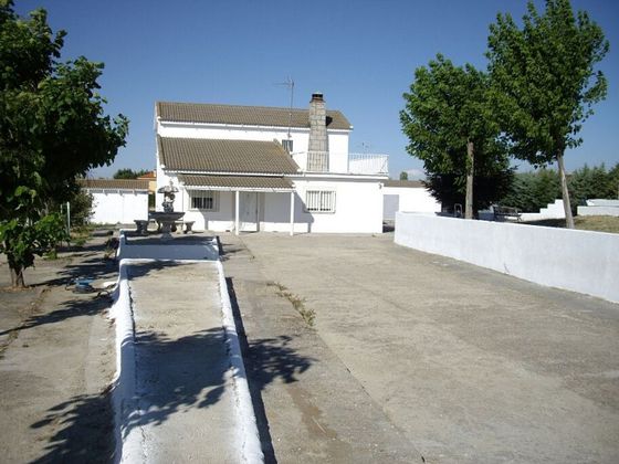 Foto 2 de Venta de chalet en Miranda de Azán de 4 habitaciones con terraza y piscina