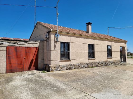 Foto 1 de Venta de chalet en Villaseco de los Gamitos de 4 habitaciones con terraza y garaje