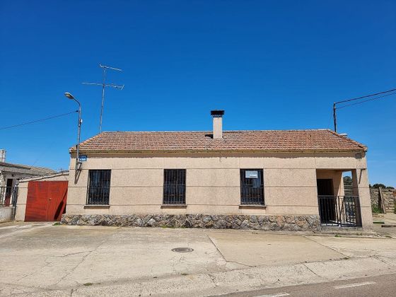 Foto 2 de Venta de chalet en Villaseco de los Gamitos de 4 habitaciones con terraza y garaje