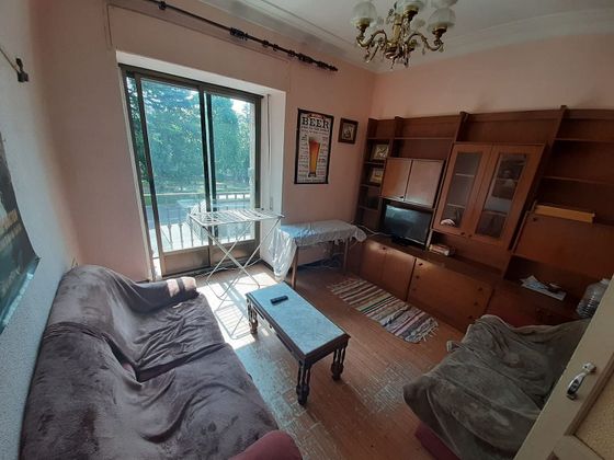 Foto 1 de Pis en lloguer a Hospitales - Campus de 4 habitacions amb mobles i balcó