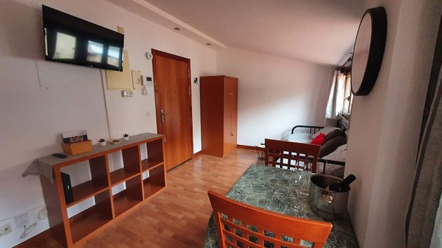 Foto 2 de Àtic en lloguer a Centro - Salamanca de 1 habitació amb mobles i calefacció