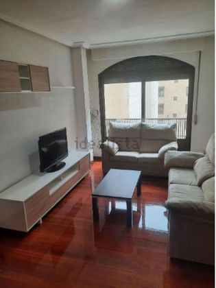 Foto 1 de Dúplex en lloguer a calle Albuera de 5 habitacions amb mobles i calefacció