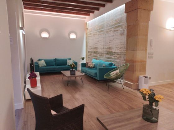 Foto 1 de Dúplex en alquiler en Centro - San Sebastián-Donostia de 3 habitaciones con muebles y calefacción