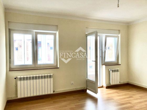 Foto 1 de Piso en venta en Bárcena de Cicero de 2 habitaciones con balcón y calefacción