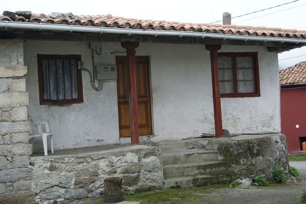 Foto 1 de Casa en venta en Piloña de 2 habitaciones con terraza y calefacción