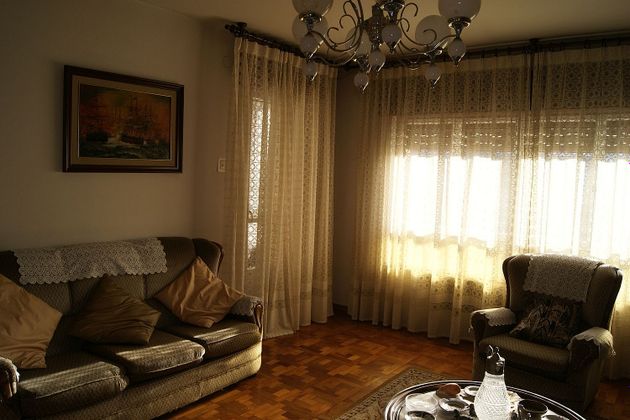Foto 1 de Pis en venda a Piloña de 4 habitacions amb terrassa i balcó