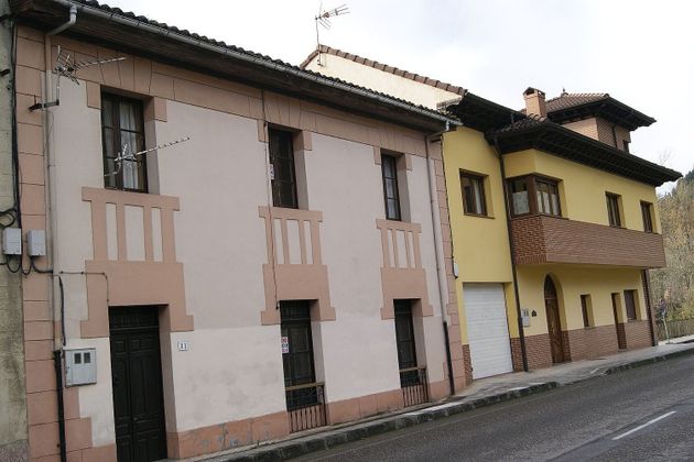 Foto 2 de Edifici en venda a calle Ramón y Cajal de 200 m²