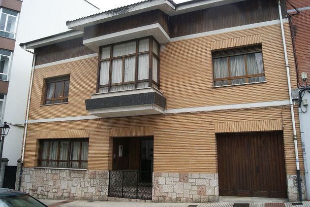Foto 2 de Casa adosada en venta en Piloña de 7 habitaciones con terraza y garaje