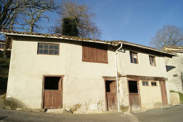 Foto 1 de Casa rural en venta en calle Piedrabella con jardín
