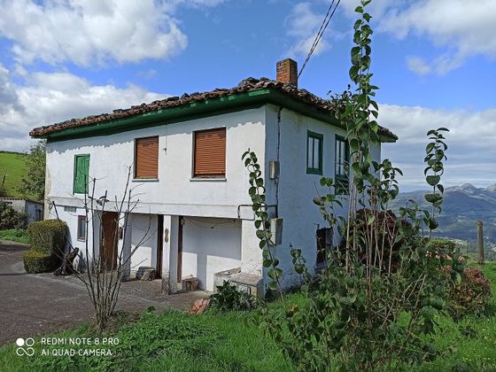 Foto 1 de Chalet en venta en Piloña de 2 habitaciones con terraza y jardín