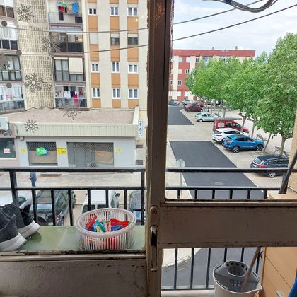 Foto 2 de Piso en venta en calle Duraton de 3 habitaciones con terraza y calefacción