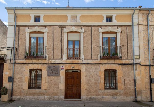 Foto 2 de Casa en venda a calle Pedro Bartolomé de 7 habitacions amb piscina i jardí