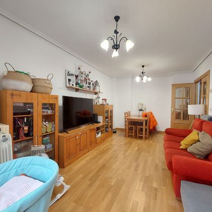 Foto 2 de Pis en venda a calle Burgo de Osma de 2 habitacions amb garatge i calefacció