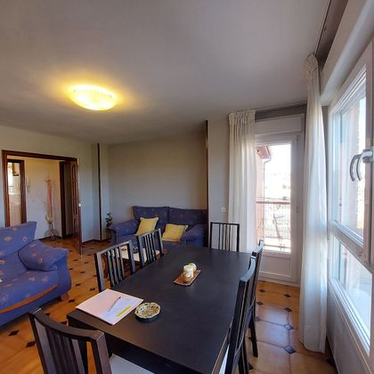 Foto 1 de Piso en venta en carretera Valdanzo de 3 habitaciones con terraza y ascensor
