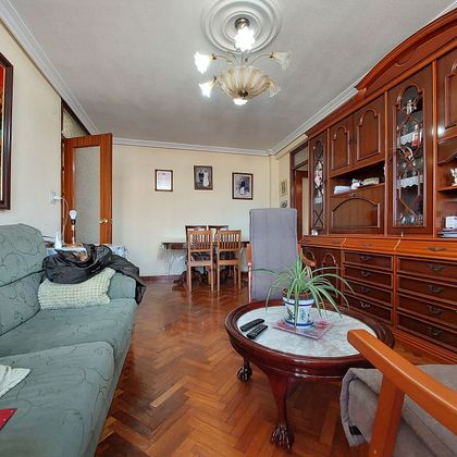 Foto 1 de Pis en venda a calle Pisuerga de 3 habitacions amb terrassa i calefacció