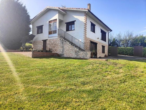 Foto 1 de Casa en venda a Corvera de Asturias de 4 habitacions amb piscina