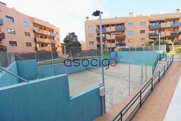 Foto 1 de Piso en venta en Yebes - Valdeluz de 4 habitaciones con terraza y piscina