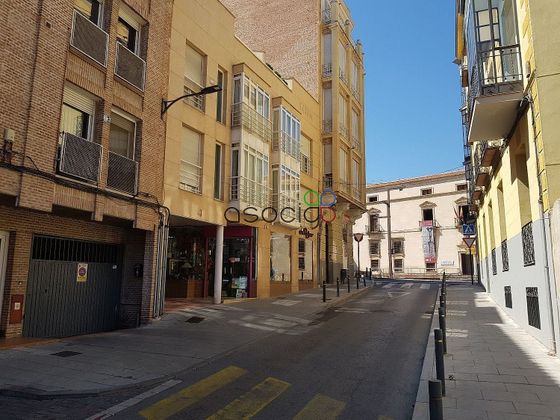 Foto 1 de Dúplex en venda a Casco Histórico de 3 habitacions amb garatge i balcó