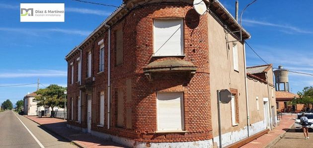 Foto 2 de Casa en venda a Bustillo del Páramo de 5 habitacions amb calefacció