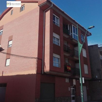 Foto 1 de Venta de piso en Trobajo del Camino de 2 habitaciones con terraza y calefacción