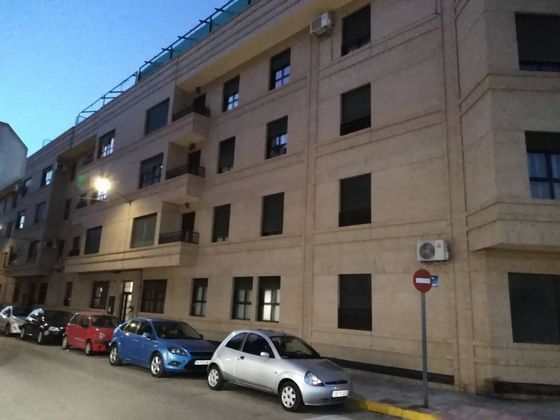 Foto 1 de Venta de piso en Almansa de 4 habitaciones con garaje y balcón