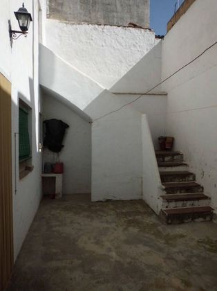 Foto 2 de Venta de casa en Almansa de 3 habitaciones con balcón