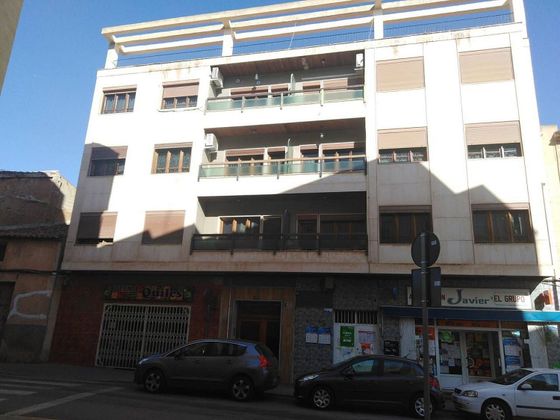 Foto 1 de Venta de piso en Almansa de 3 habitaciones con terraza y garaje