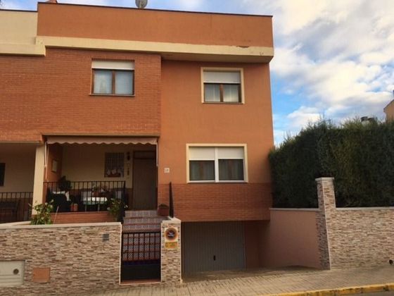 Foto 1 de Casa adossada en venda a Almansa de 3 habitacions amb terrassa i garatge