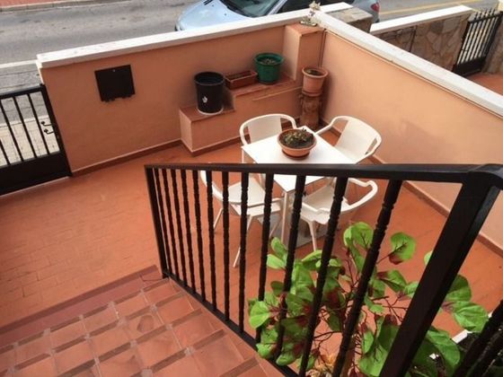 Foto 2 de Casa adossada en venda a Almansa de 3 habitacions amb terrassa i garatge