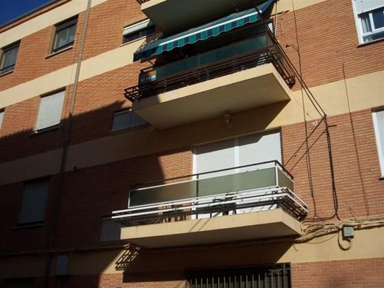 Foto 1 de Venta de piso en Almansa de 3 habitaciones con terraza y balcón