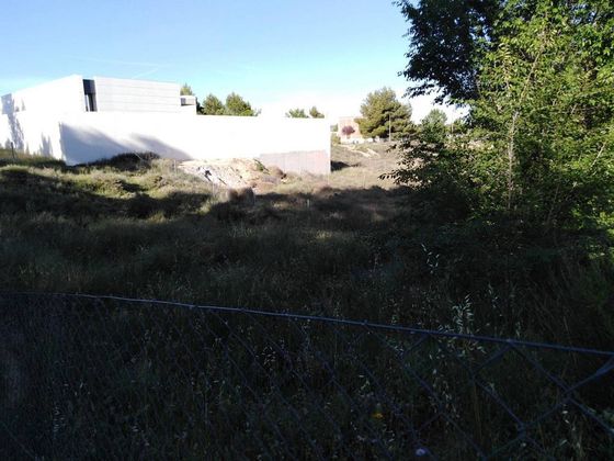 Foto 2 de Venta de terreno en Almansa de 402 m²