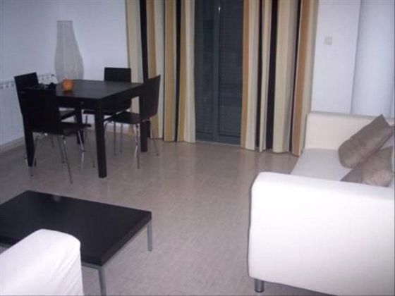 Foto 2 de Pis en lloguer a Almansa de 2 habitacions amb terrassa i mobles