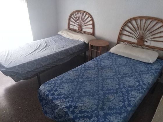 Foto 2 de Pis en venda a Almansa de 4 habitacions amb balcó