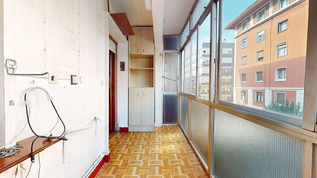 Foto 2 de Piso en venta en San Ignacio-Elorrieta de 2 habitaciones con terraza y balcón