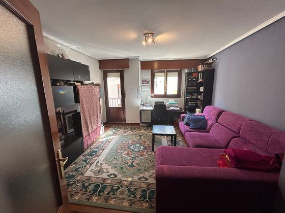 Foto 2 de Pis en venda a Iturrigorri-Peñascal de 2 habitacions amb balcó i calefacció