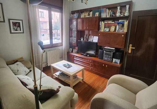 Foto 2 de Piso en venta en Errekaldeberri - Larraskitu de 3 habitaciones con calefacción y ascensor