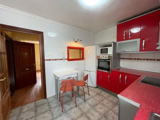 Foto 1 de Venta de piso en Corvera de Asturias de 3 habitaciones con calefacción