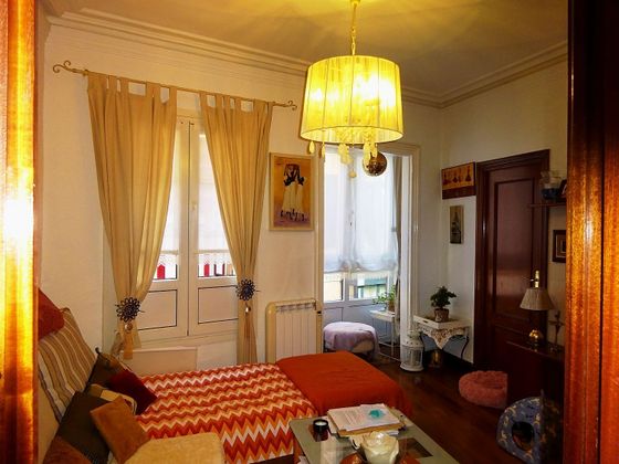 Foto 1 de Pis en venda a calle Victor Chavarri de 2 habitacions amb balcó i calefacció