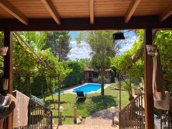 Foto 1 de Venta de casa adosada en Calahorra de 4 habitaciones con terraza y piscina