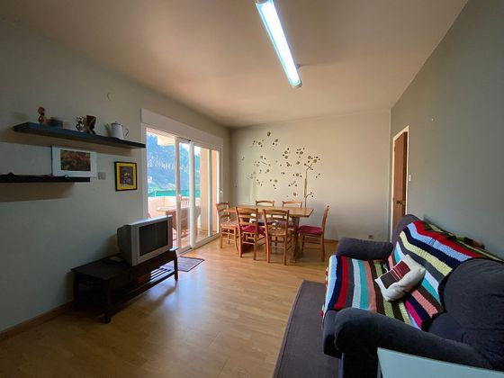 Foto 2 de Piso en venta en Pontedeume de 3 habitaciones con terraza y garaje