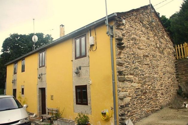 Foto 1 de Xalet en venda a Guitiriz de 2 habitacions amb garatge i jardí