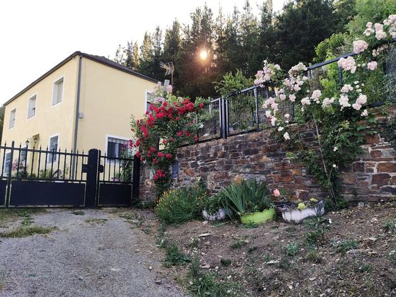 Foto 1 de Xalet en venda a calle Vilargoíde de 4 habitacions amb garatge i jardí